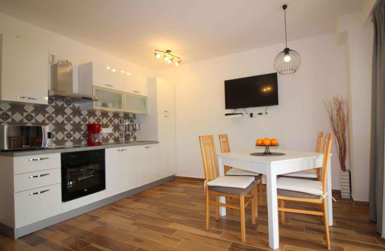 Apartments In Porec/Istrien 9923 Екстериор снимка